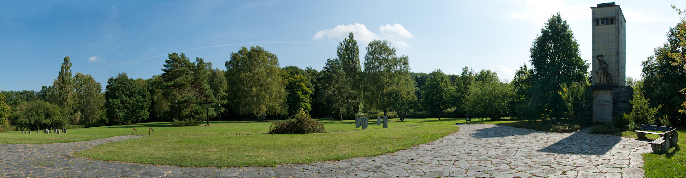 Mahn und Gedenkstätte NeubrandenburgFünfeichen Zeitlupe
